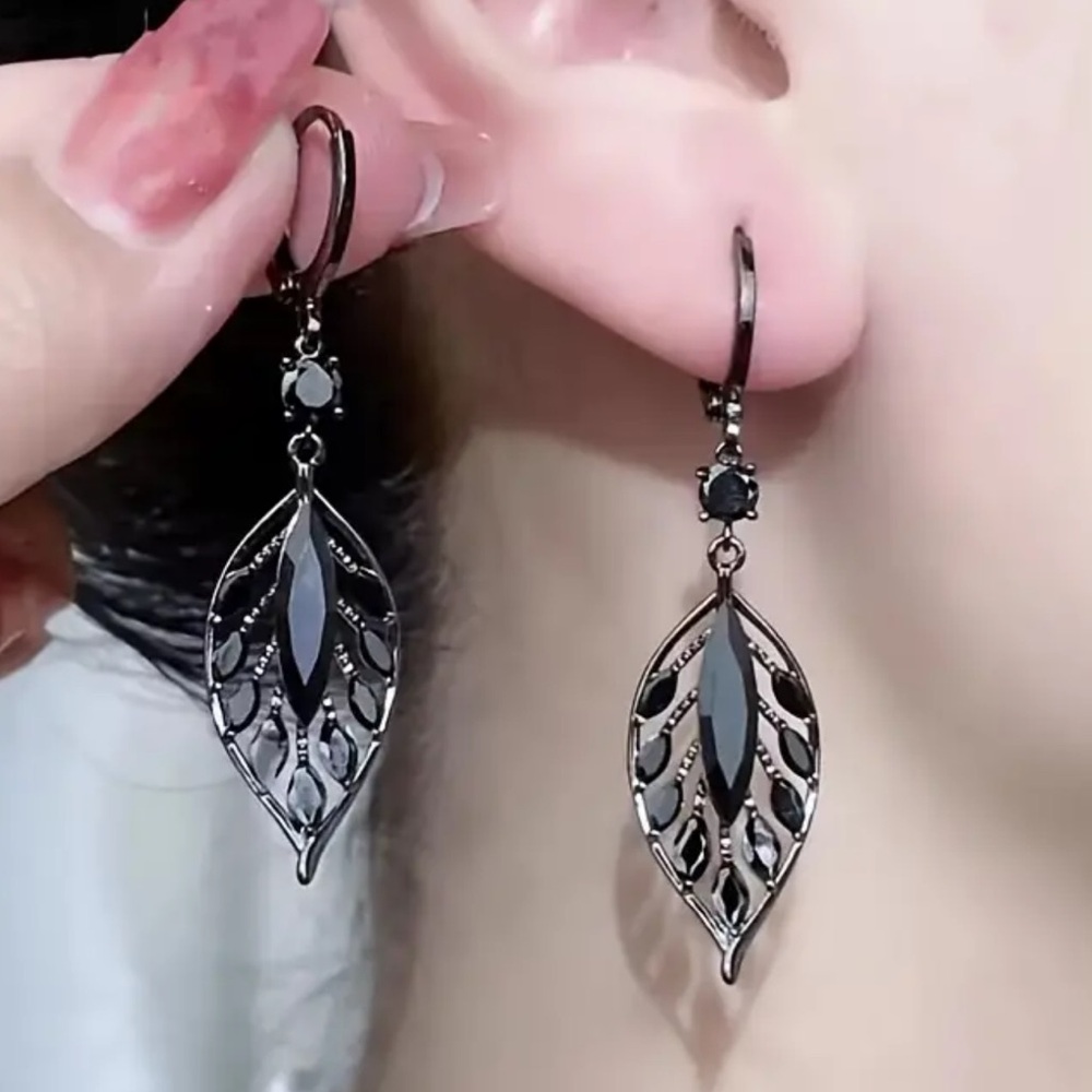 Elegant Silver Leaf Earrings